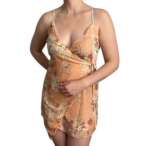 NWT Forever 21 Contemporary Pink Floral Wrap Short Mini Dress Women's Small